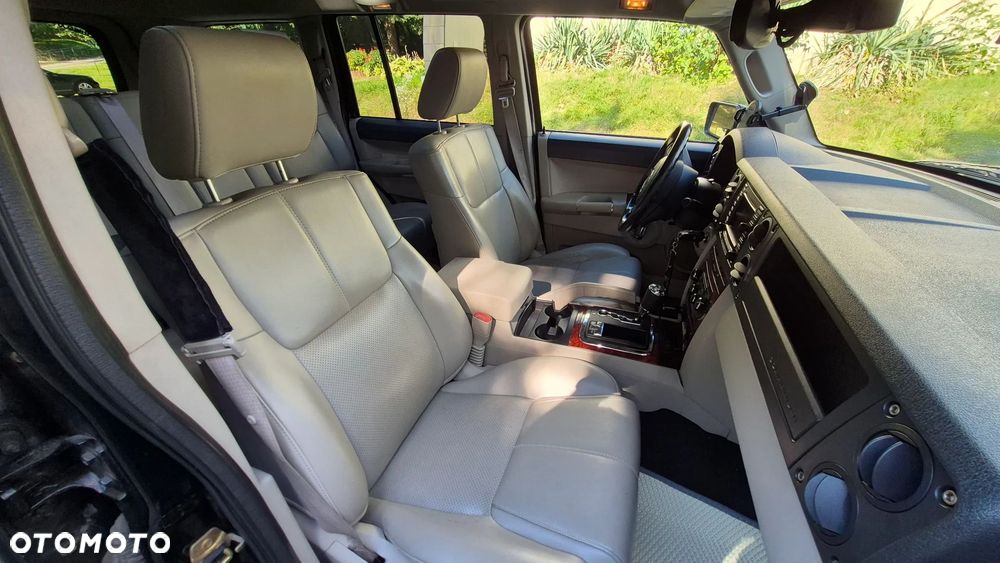 Jeep Commander 5.7 V8 Limited - 26