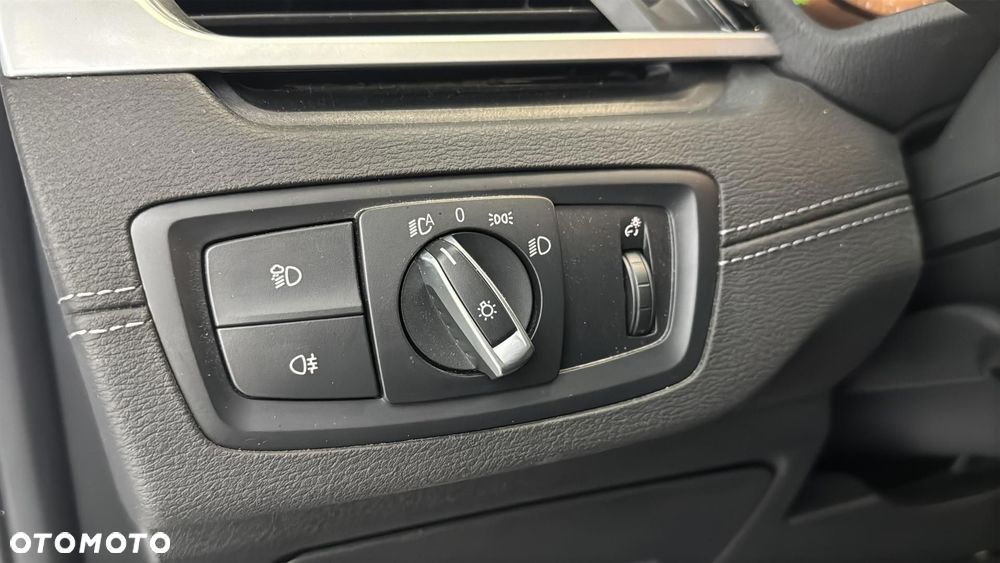 BMW X2 sDrive18d Advantage - 28