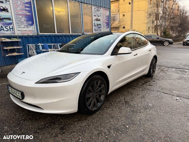 Tesla Model 3 - 5