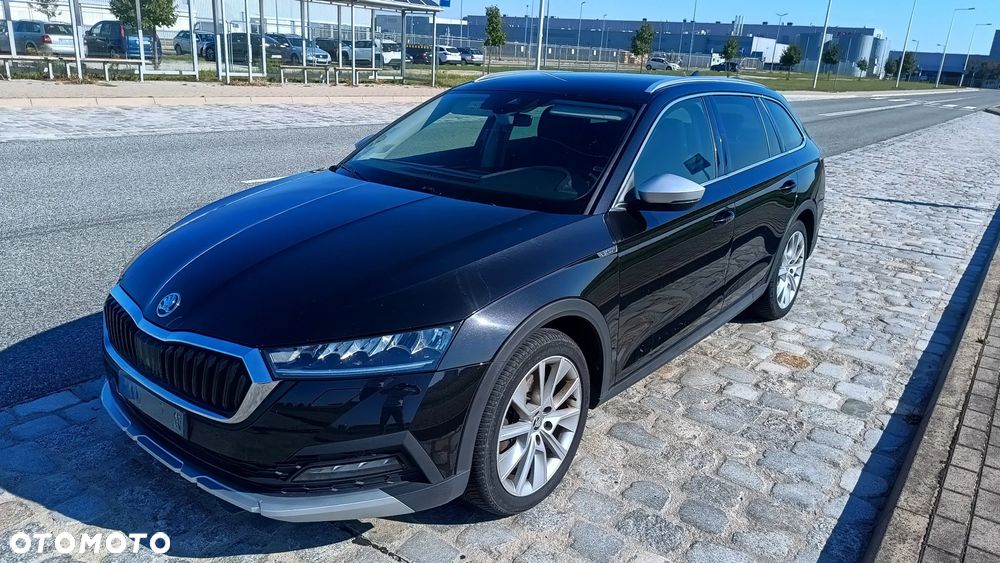 Skoda Octavia Combi 2.0 TDI DSG 4x4 Scout - 15