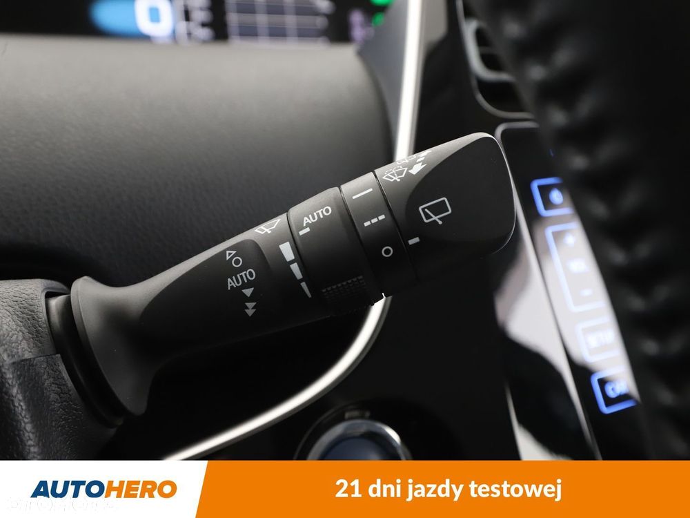 Toyota Prius - 32