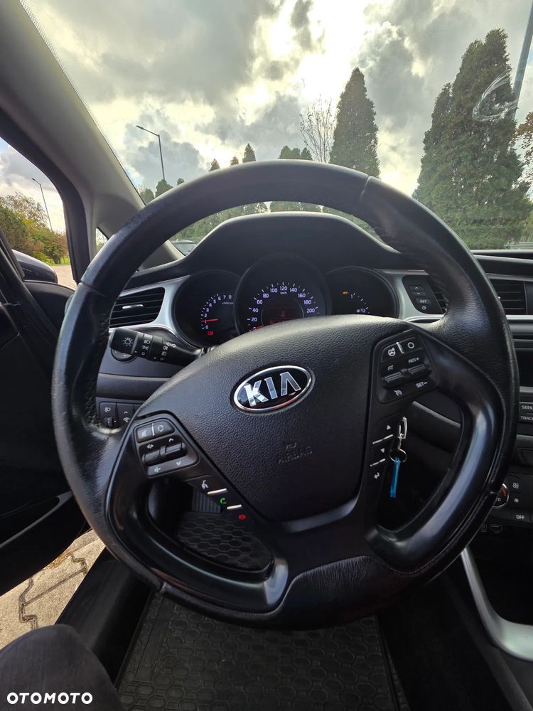 Kia Ceed - 12