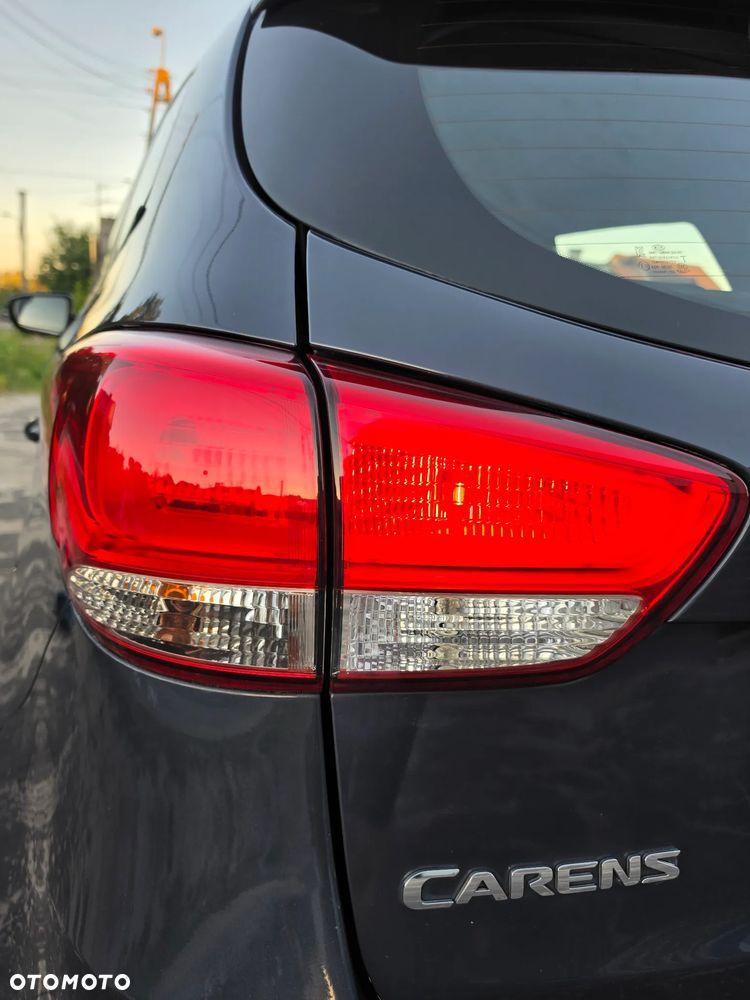 Kia Carens 1.7 CRDi XL 7os - 30