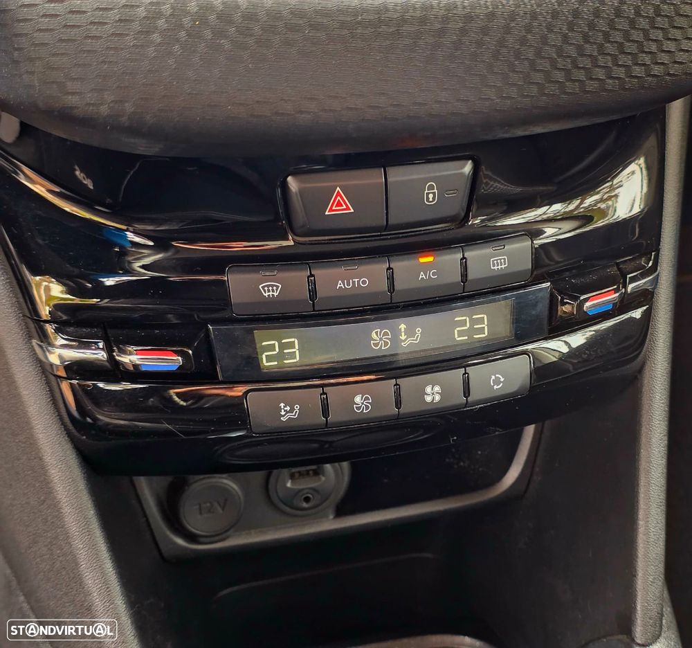 Peugeot 208 1.6 BlueHDi Allure - 12