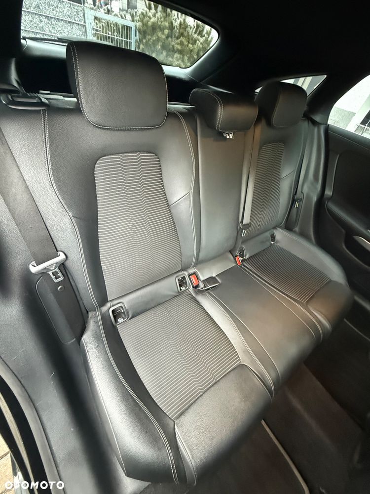 Mercedes-Benz CLA 180 7G-DCT Edition Progressive Line - 27