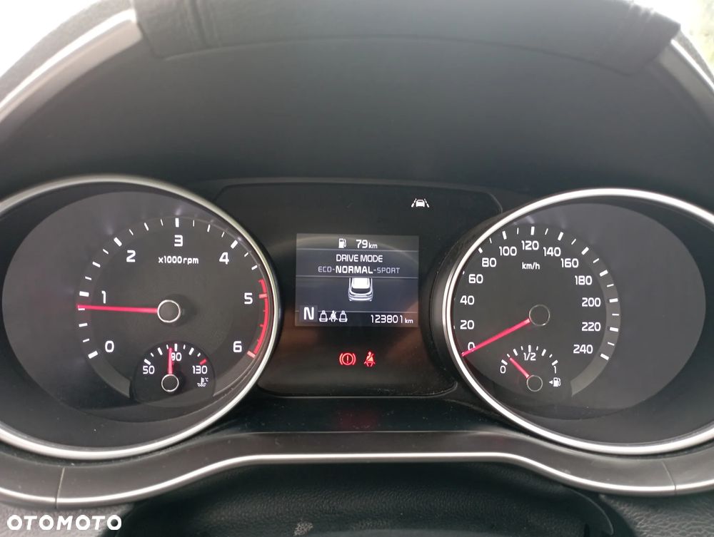 Kia Ceed - 12