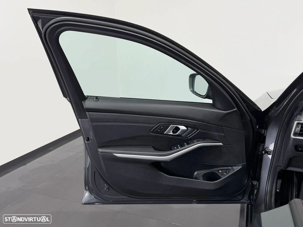 BMW 320 e Corporate Edition Auto - 17