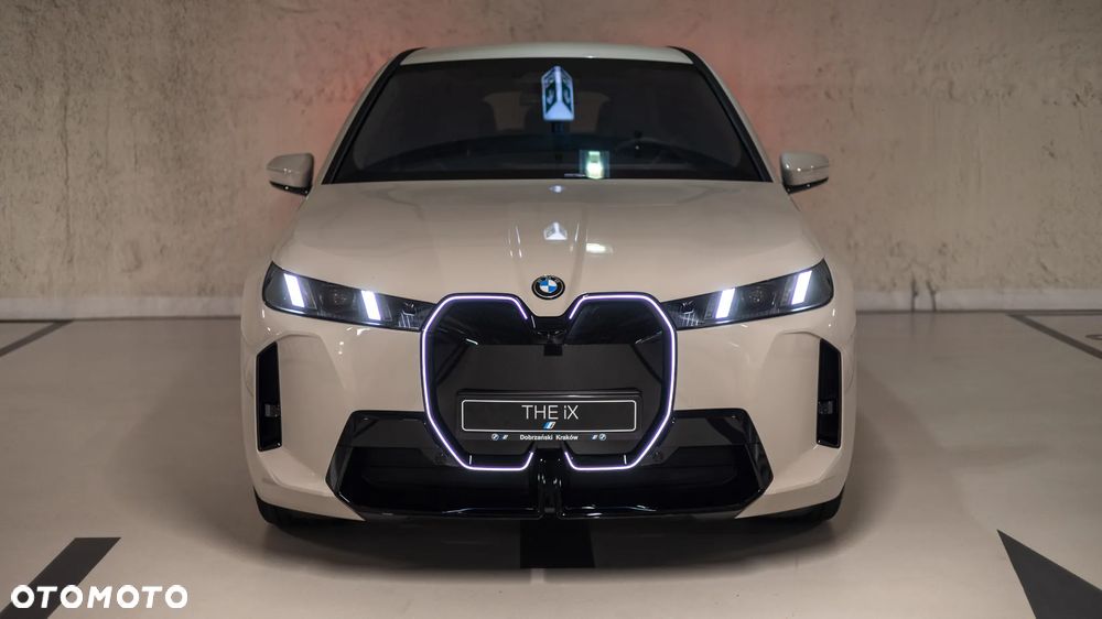 BMW iX xDrive45 100.6kWh - 3