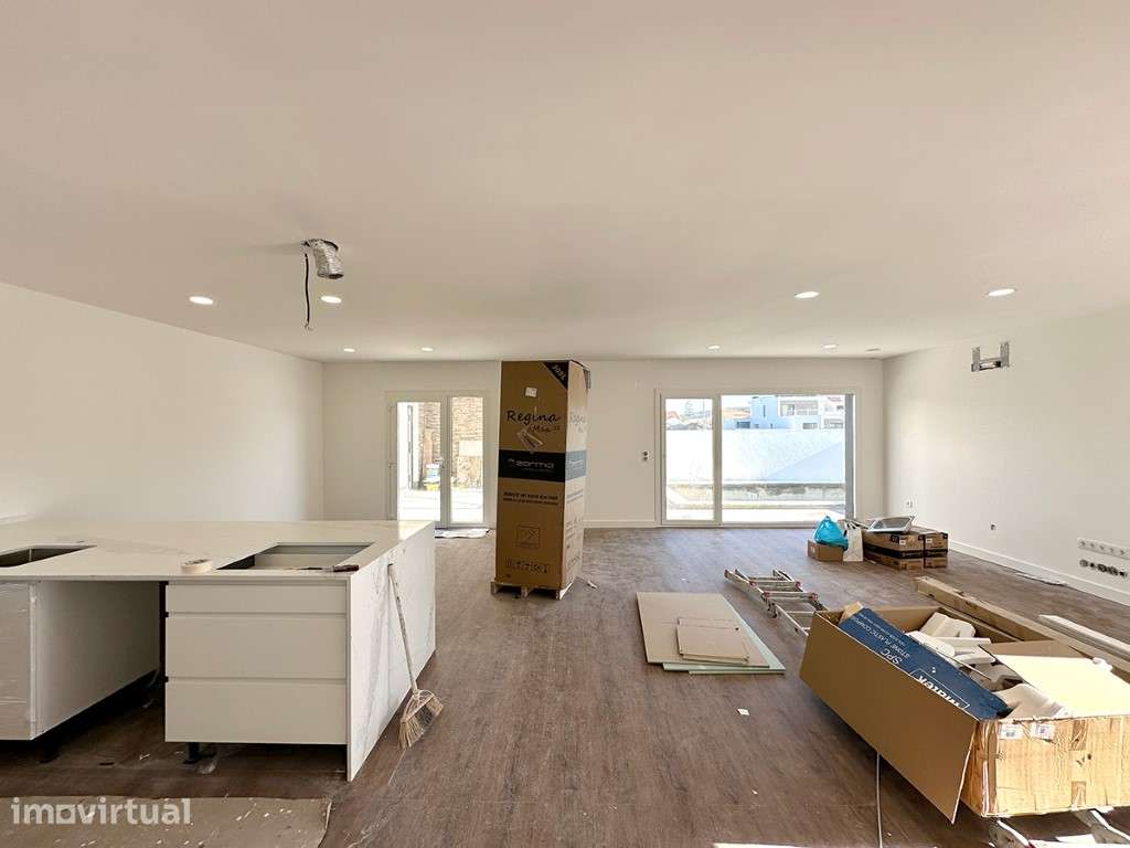 Moradia T3 a venda com Design Sofisticado e Jardim Privado - Grande imagem: 3/17