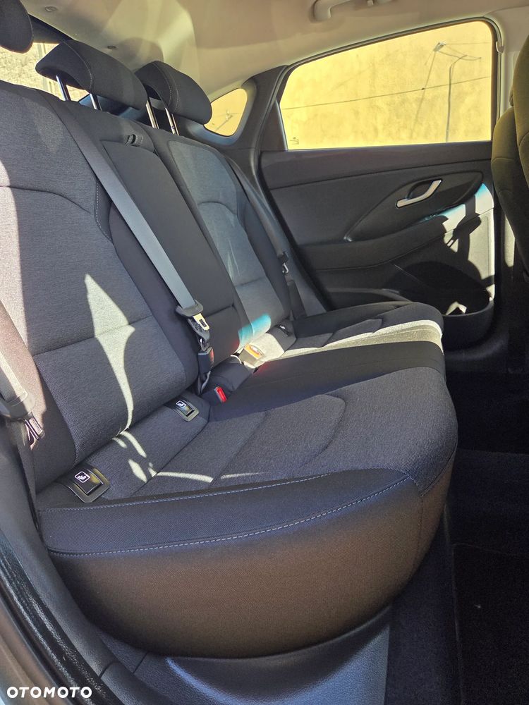 Hyundai i30 1.5 T-GDI 48V Comfort DCT - 17