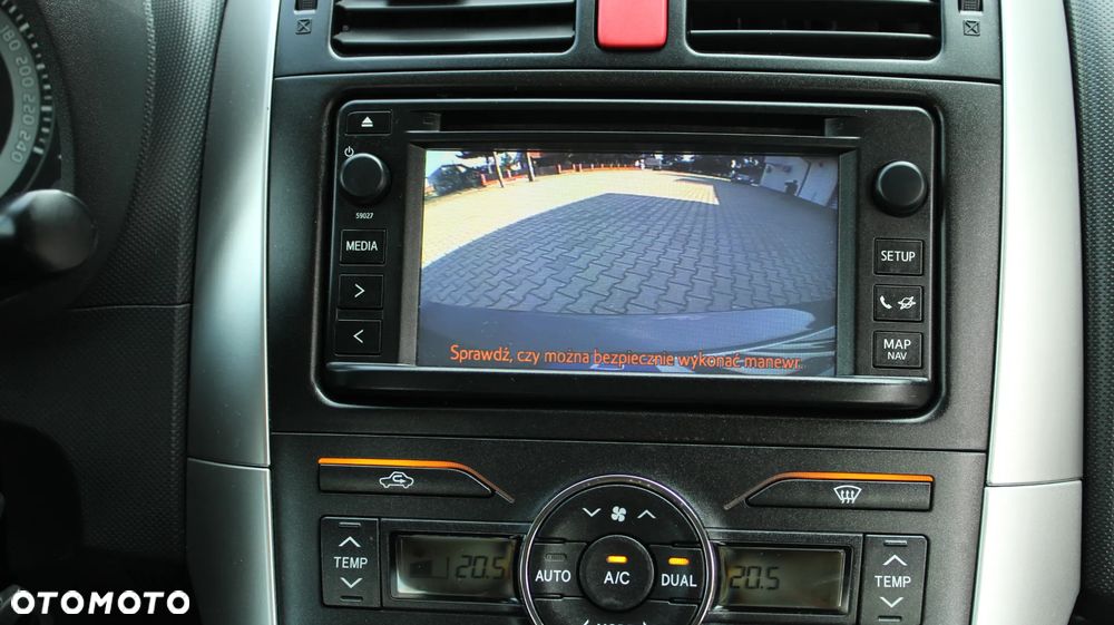Toyota Auris 1.6 Executive - 36