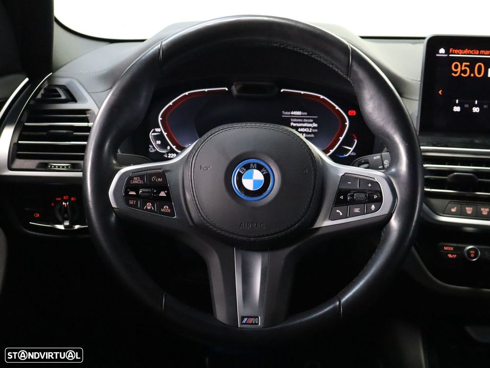 BMW iX3 M Sport Impressive - 15