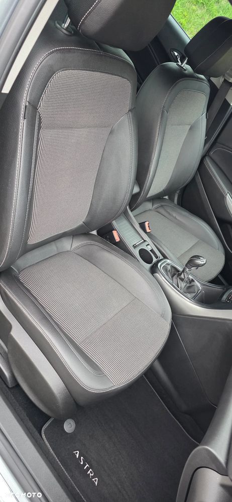Opel Astra 1.6 Turbo Innovation - 22