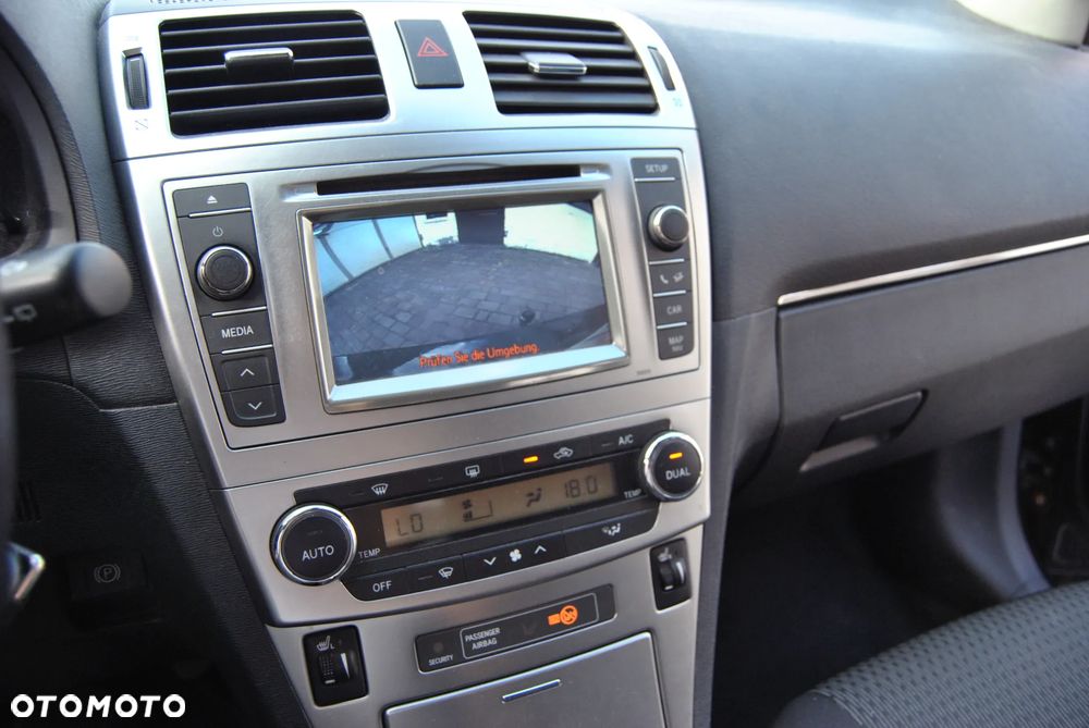 Toyota Avensis 1.8 Premium EU5 - 12