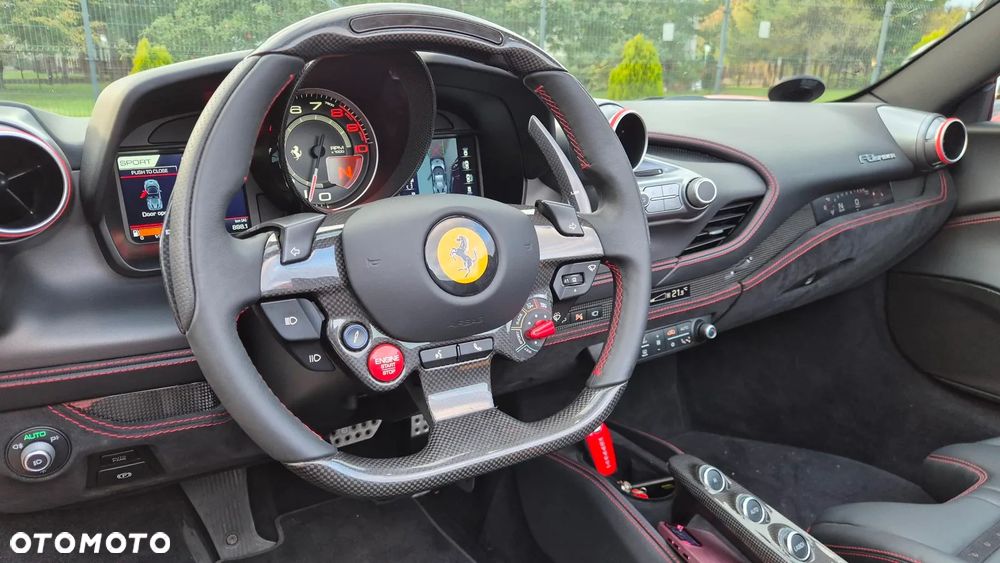 Ferrari F8 Spider - 35