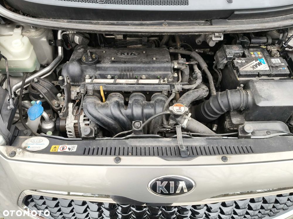 Kia Venga 1.6 L - 11