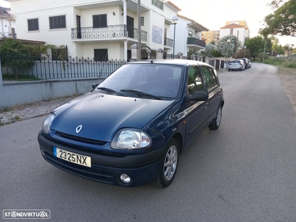 Renault Clio 1.2 RT - 1