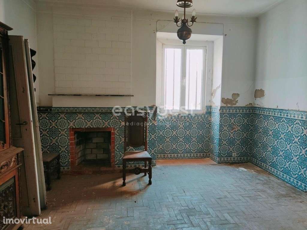 Moradia para recuperar com boas áreas, localizada na Vila de Aljustrel - Grande imagem: 2/22