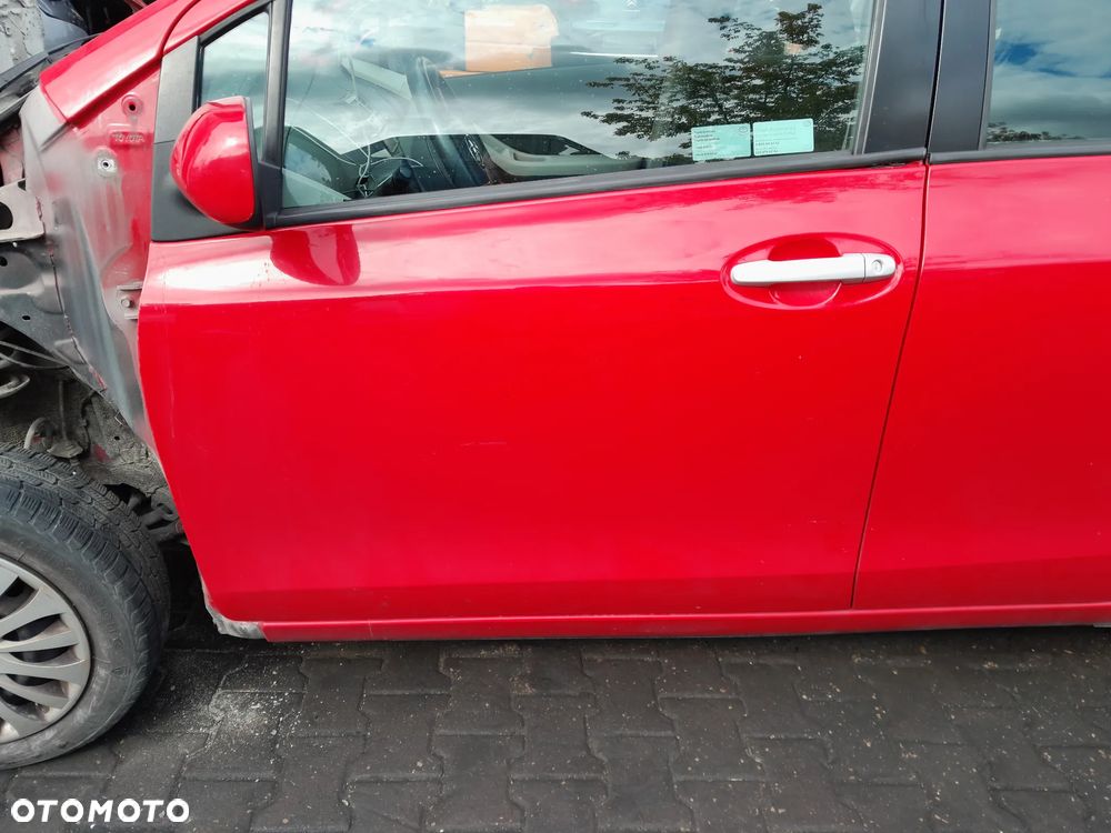 Drzwi przednie lewe TOYOTA Yaris II lift 09-11r. 3P0 - 2