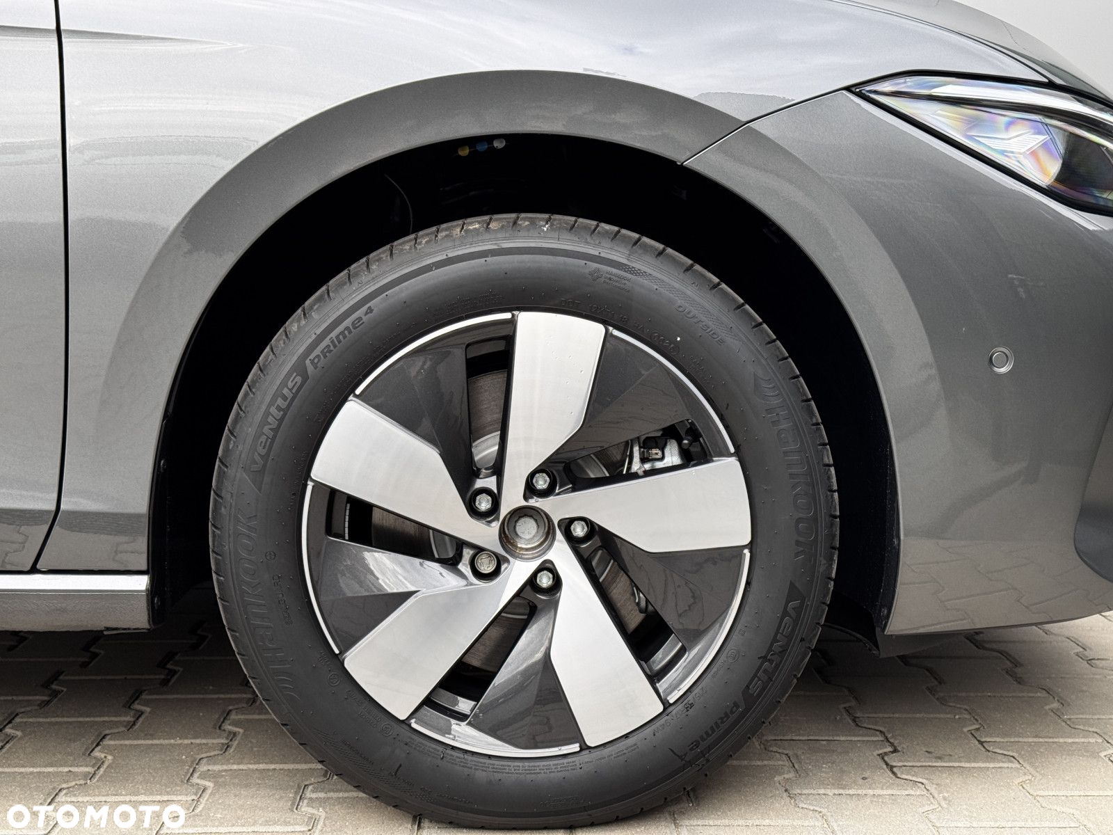 Volkswagen Passat - 10