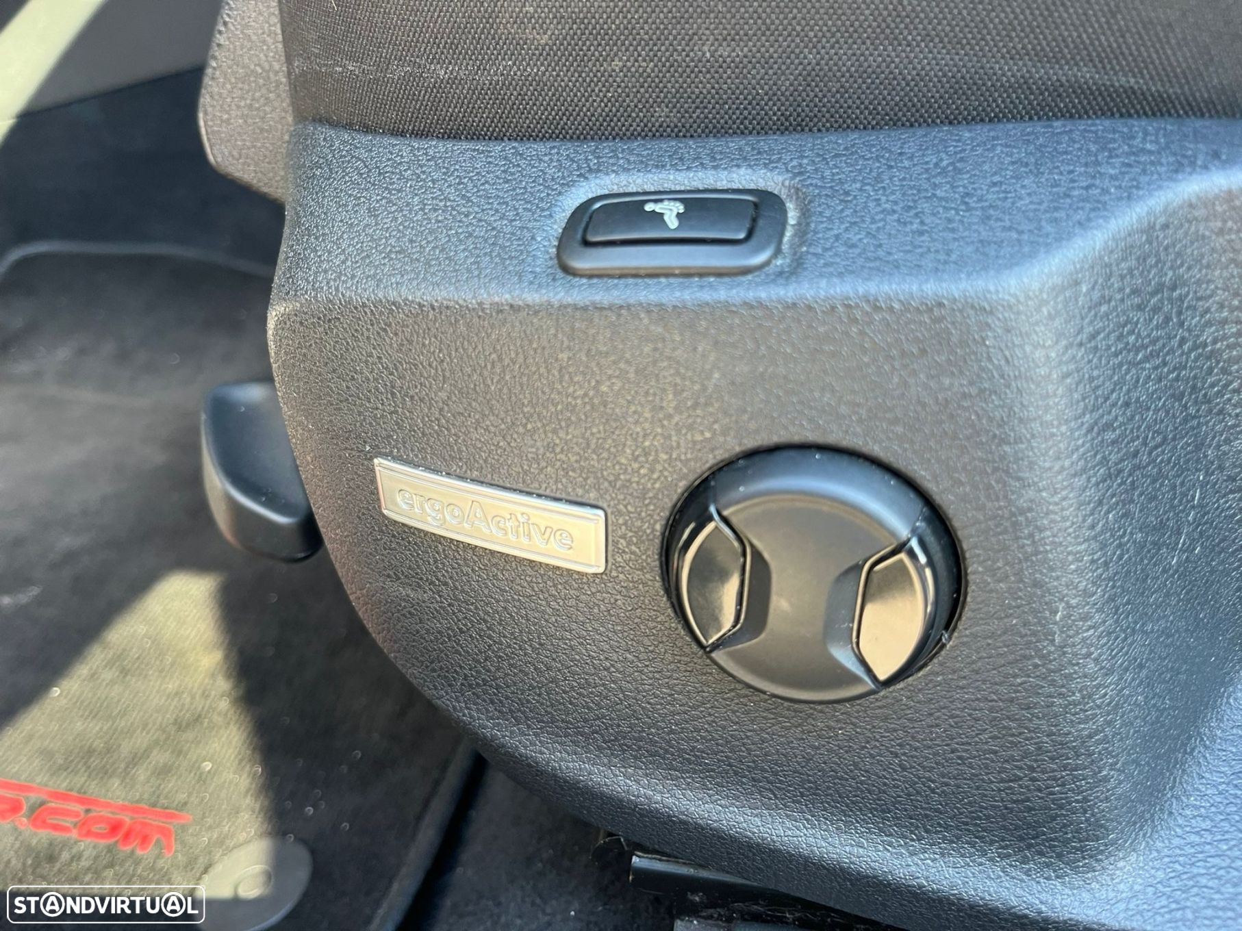 VW Golf 1.6 TDI R-Line DSG - 13