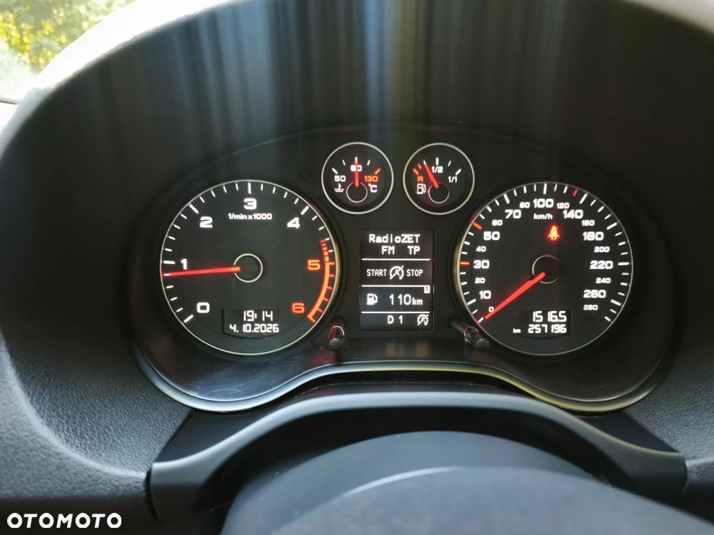 Audi A3 Sportback 1.6 TDI DPF S tronic Attraction - 23