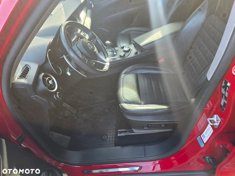 Alfa Romeo Stelvio 2.0 Turbo 16V AT8-Q4 Sprint - 16