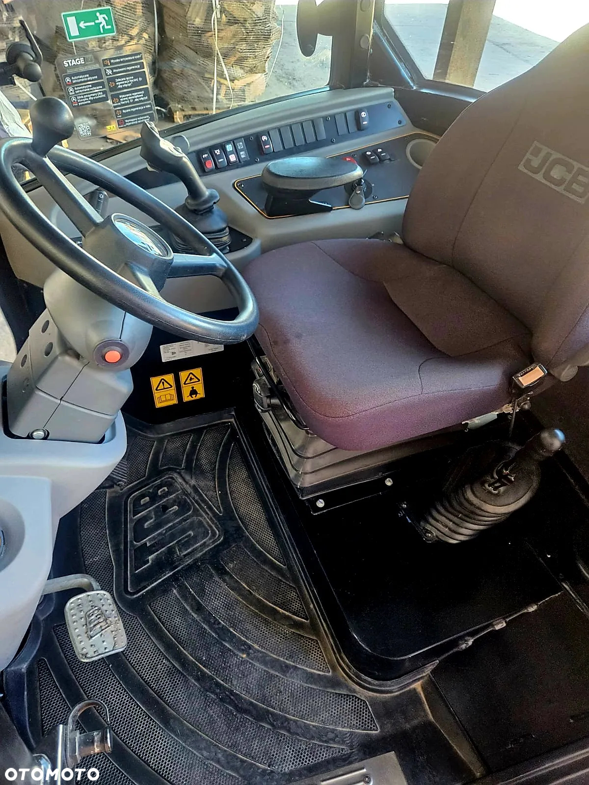JCB 406 - 4