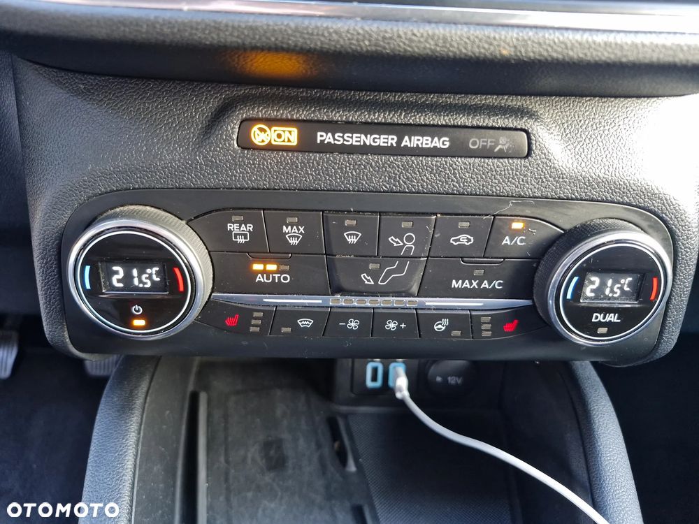 Ford Kuga 1.5 EcoBoost FWD Titanium - 24
