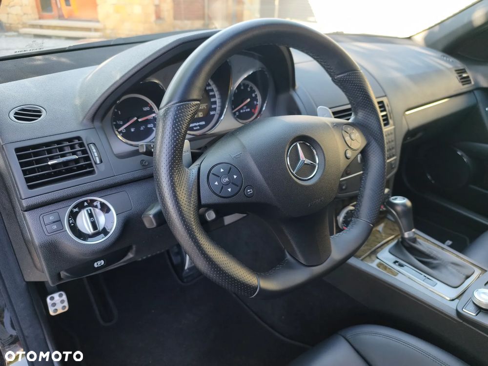 Mercedes-Benz Klasa C 63 AMG - 16