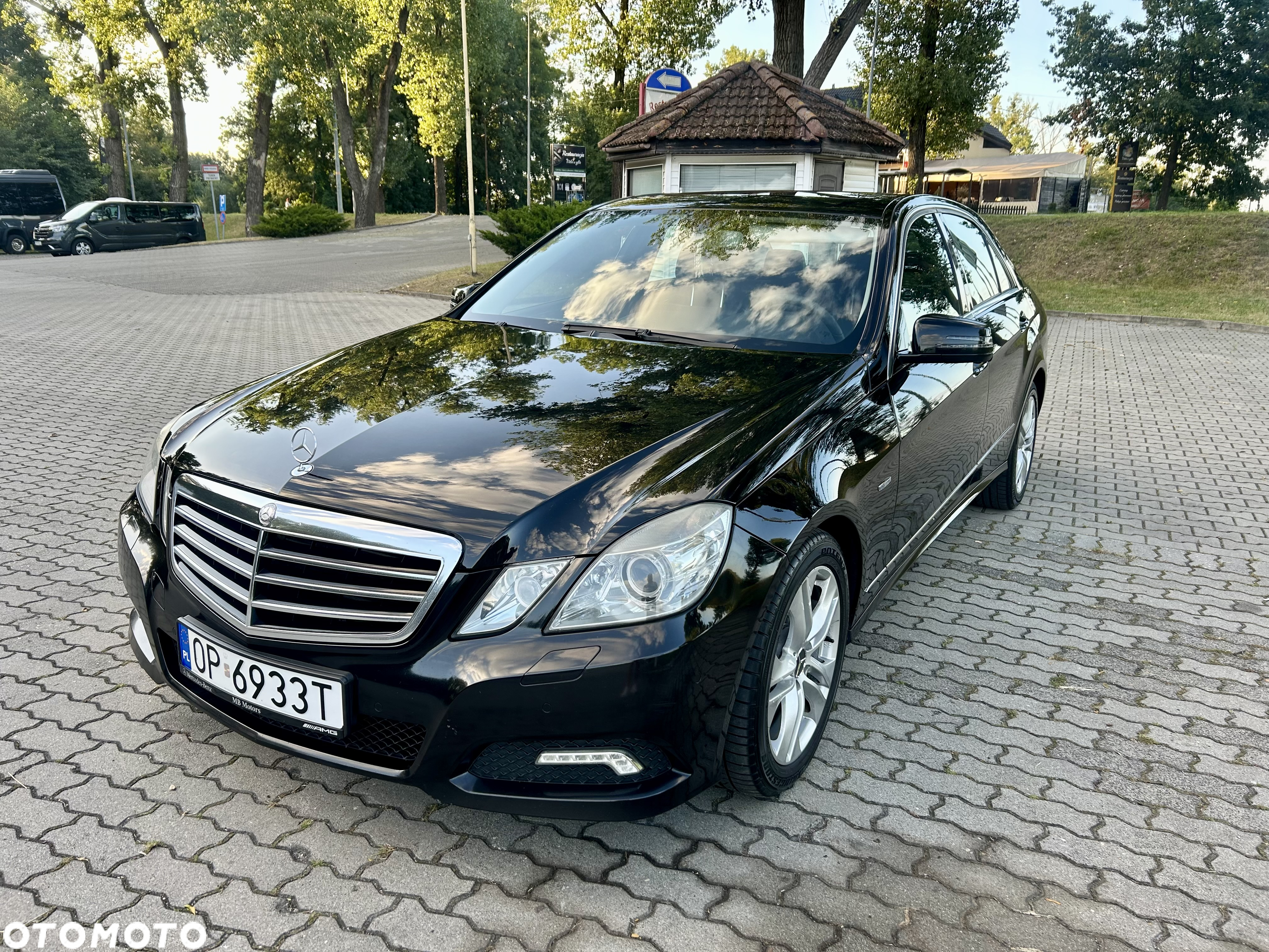 Mercedes-Benz Klasa E 350 CDI BlueEff Avantgarde - 13