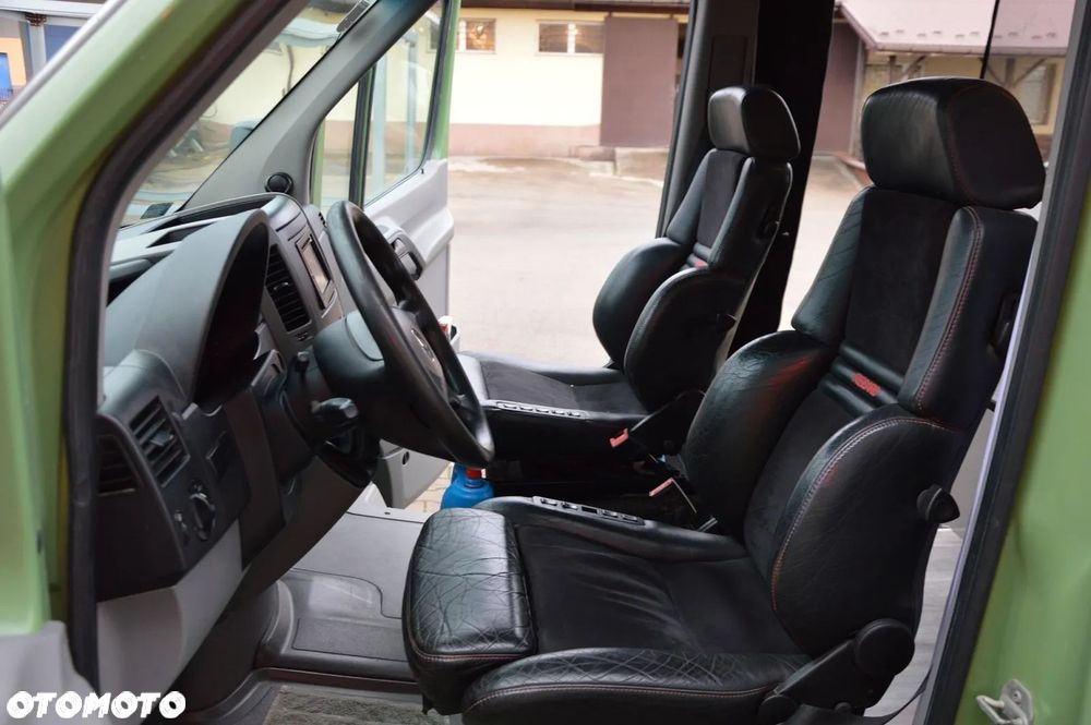 Mercedes-Benz Sprinter - 13