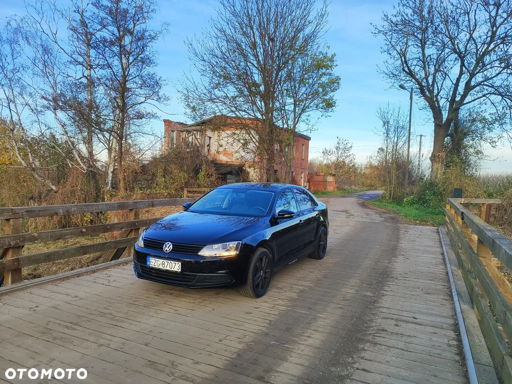 Volkswagen Jetta 1.6 TDI BMT Trendline - 14