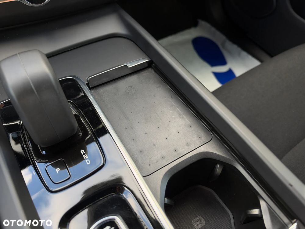 Volvo XC 60 B4 D AWD Momentum Pro - 22