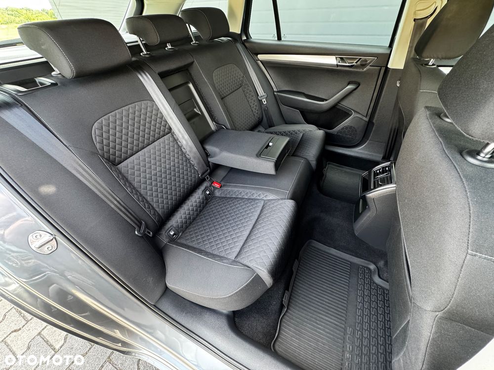 Skoda Superb 2.0 TDI SCR Ambition - 14