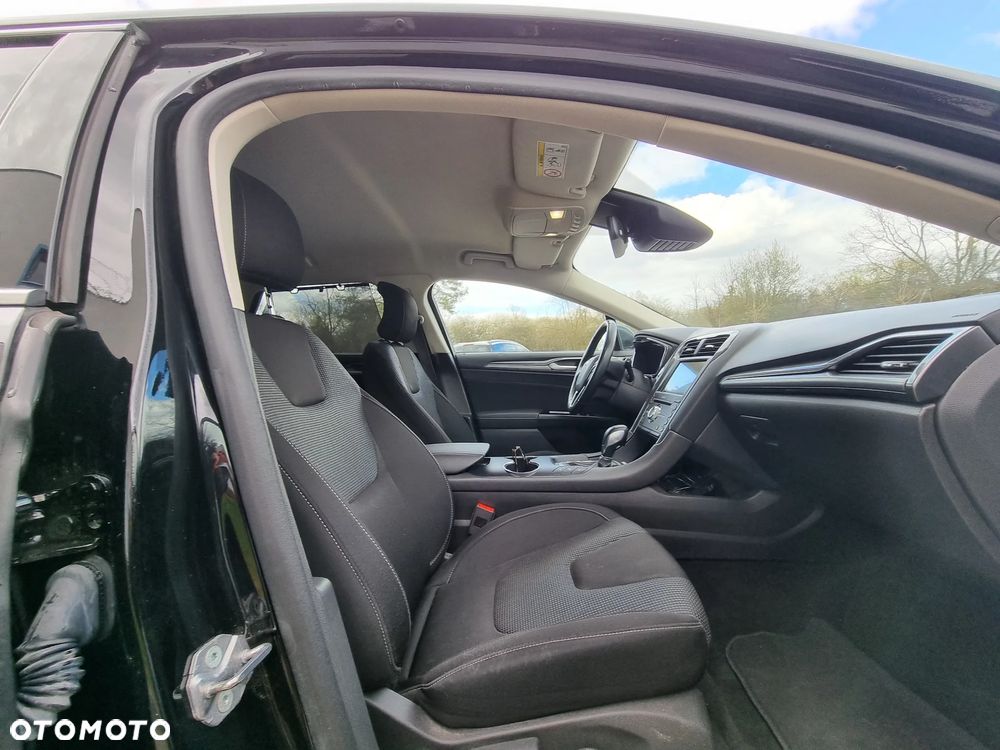 Ford Mondeo SW 2.0 Hybrid Titanium - 28