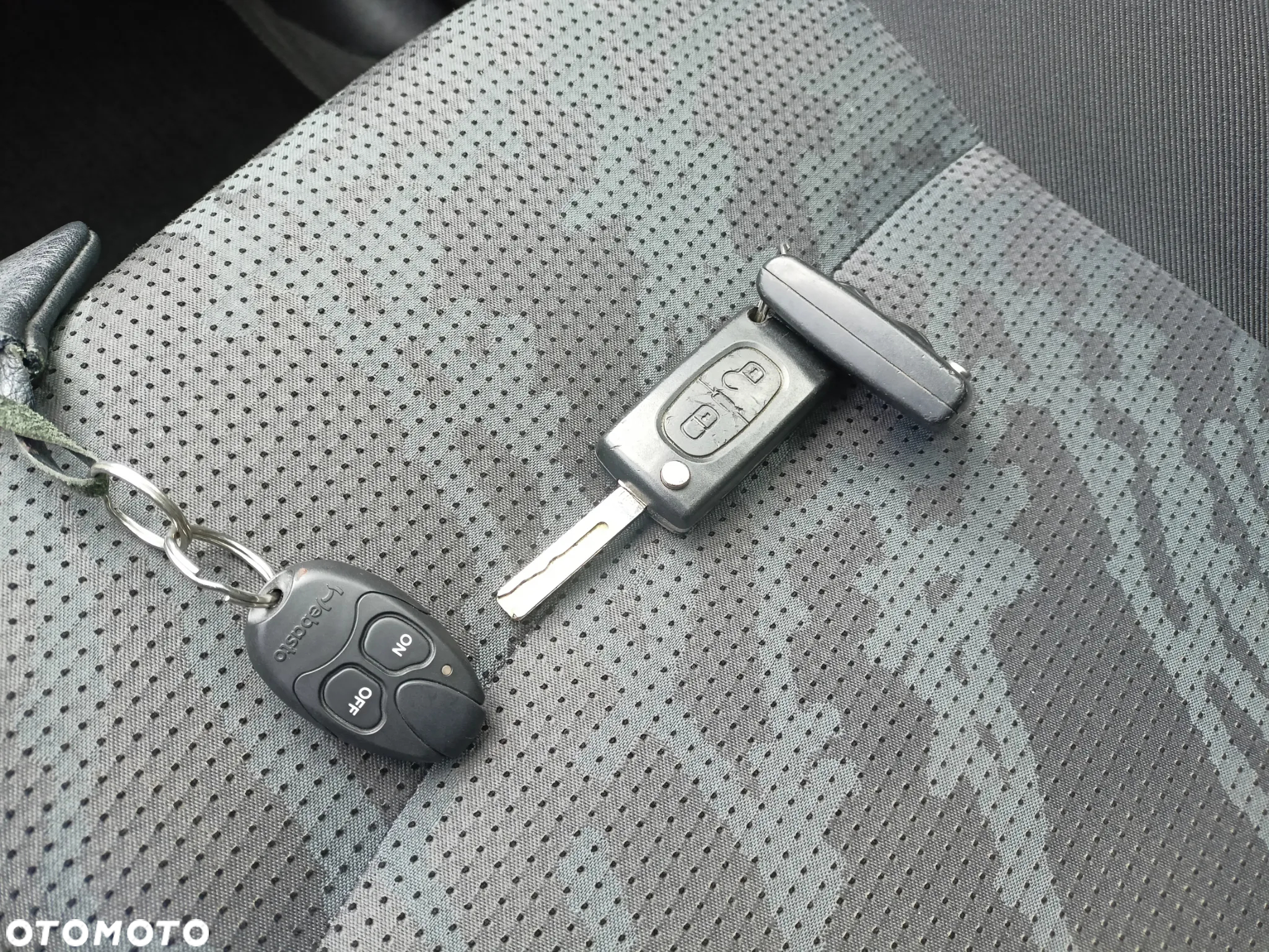 Peugeot 3008 2.0 HDi Premium+ - 11
