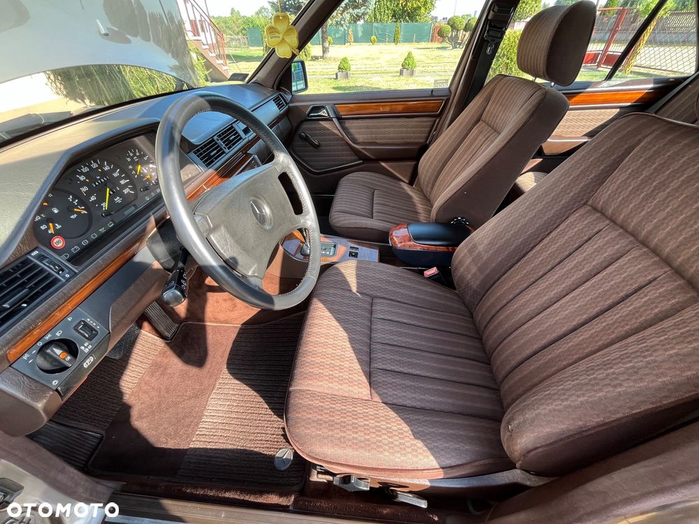 Mercedes-Benz W124 (1984-1993) - 27