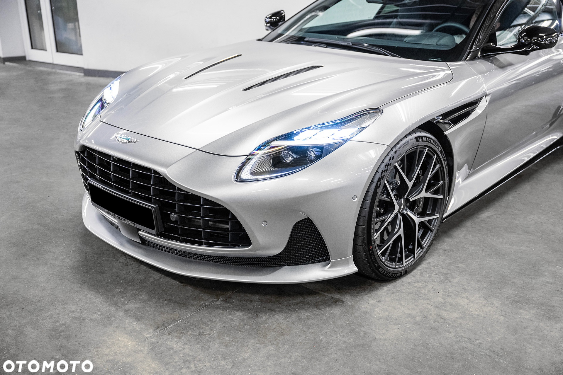Aston Martin Inny - 5