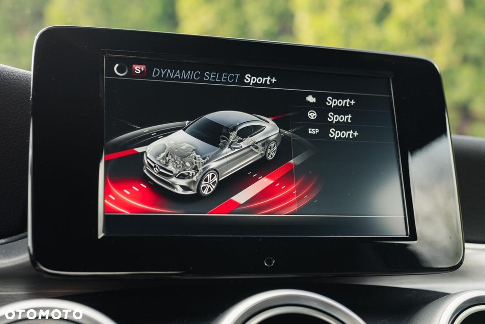 Mercedes-Benz Klasa C 300 9G-TRONIC - 19