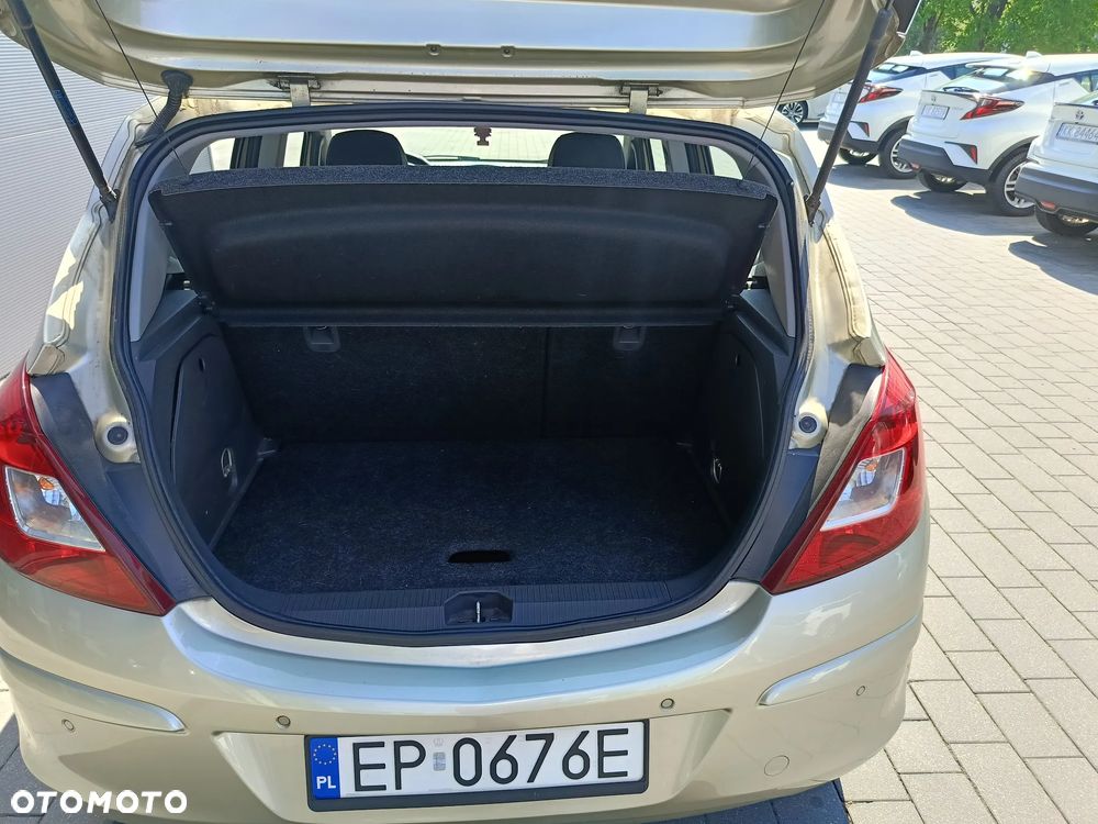 Opel Corsa 1.4 Cosmo - 19