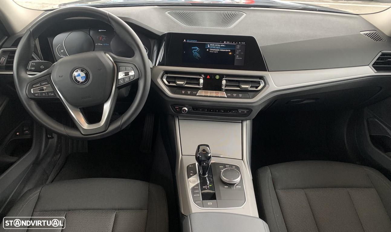 BMW 330 e Touring Line Sport Auto - 6