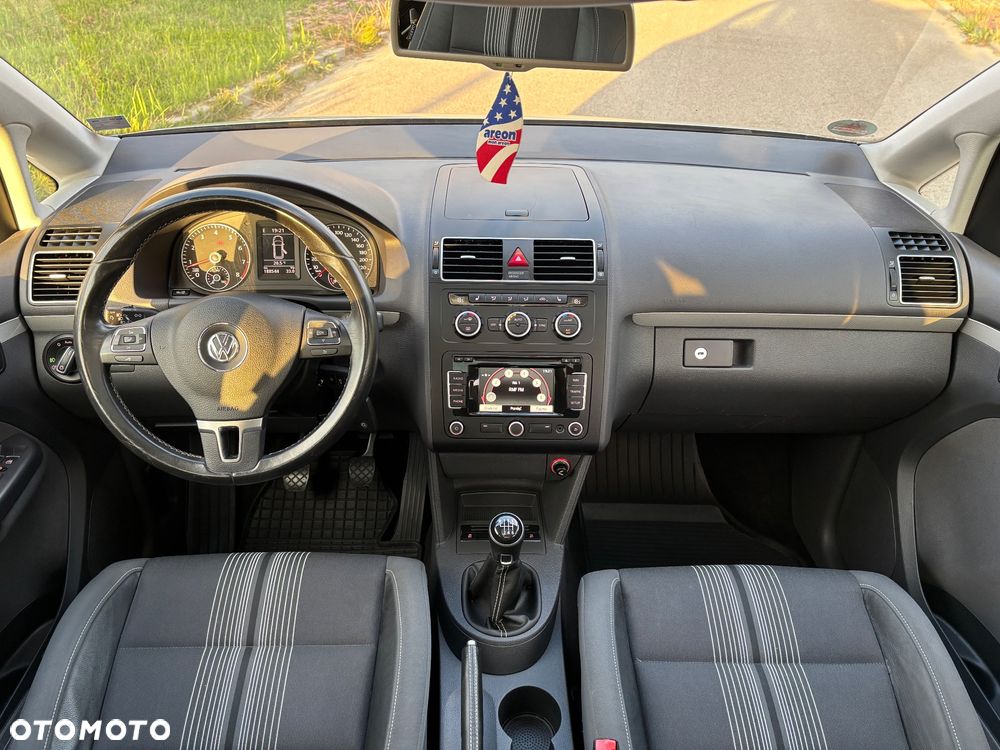 Volkswagen Touran - 14