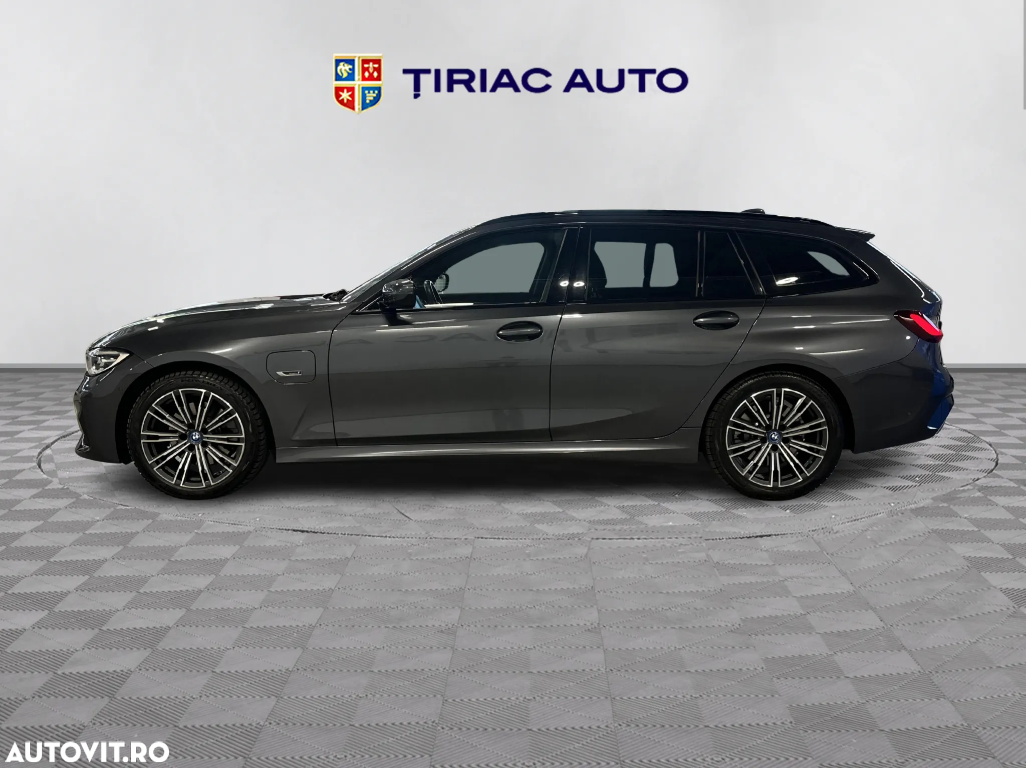 BMW Seria 3 320e Touring Aut. - 2