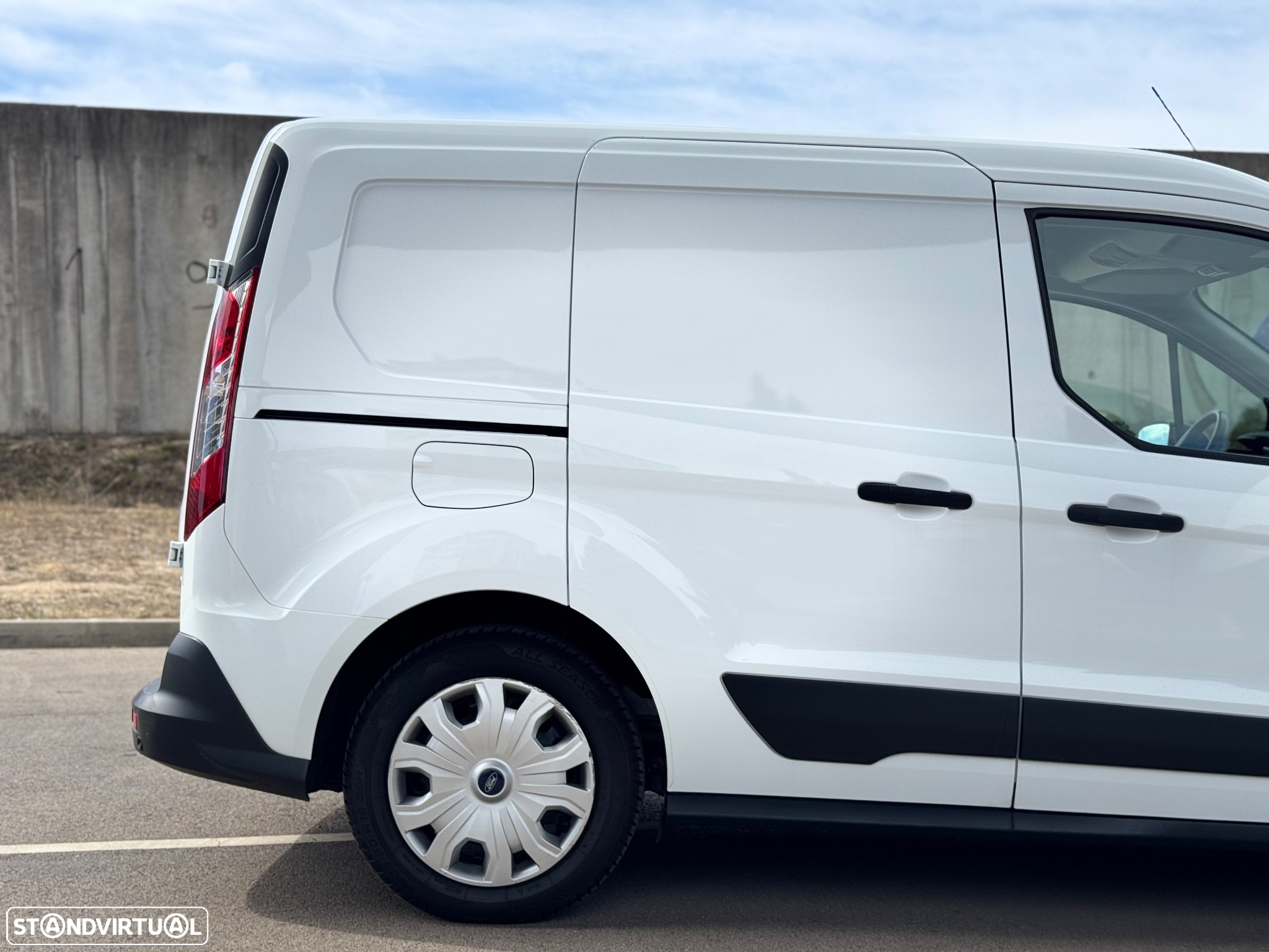 Ford Transit Connect L1 1.5 EcoBlue Trend Business Nav - 19