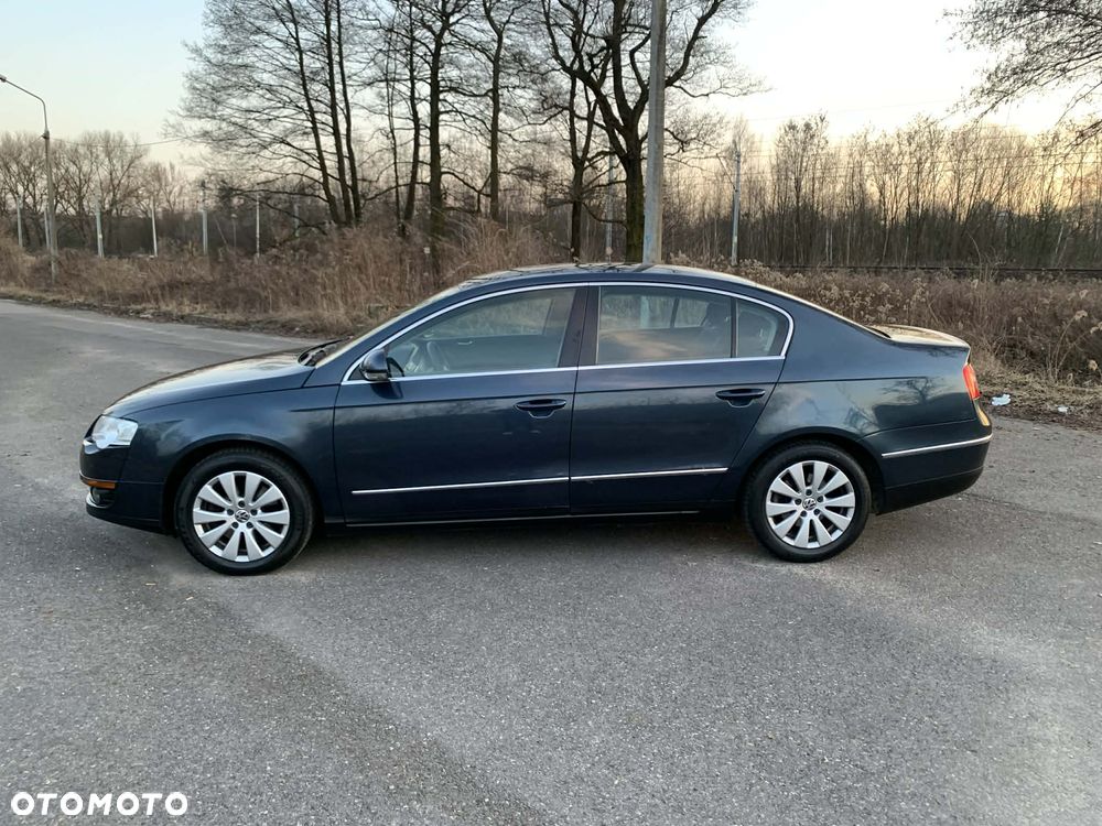 Volkswagen Passat 1.9 TDI DPF BlueMotion - 3