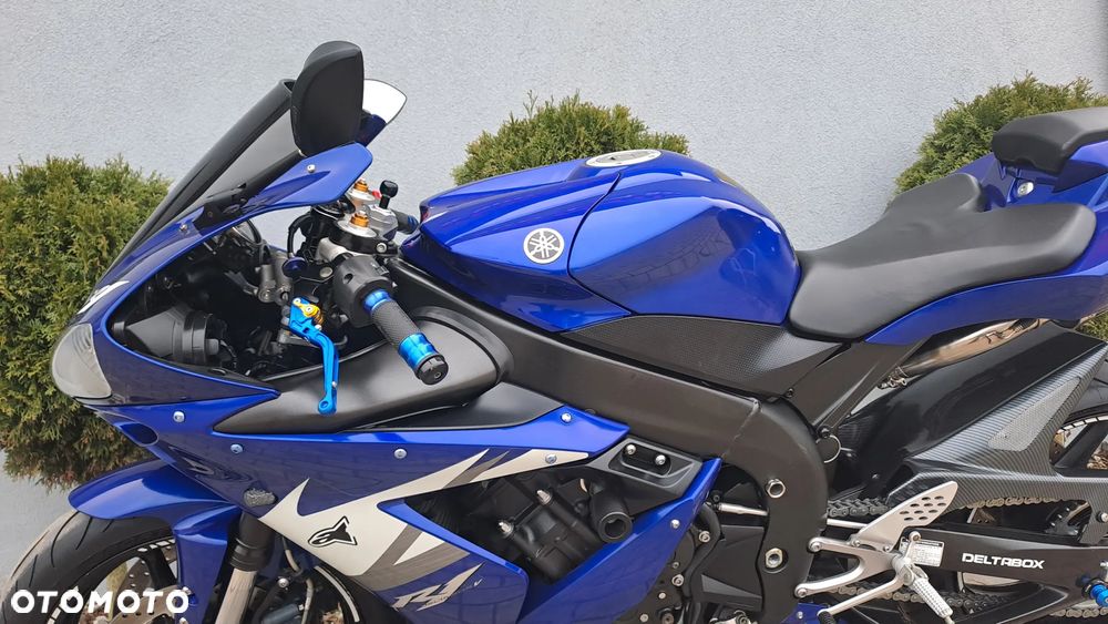 Yamaha R1 - 32
