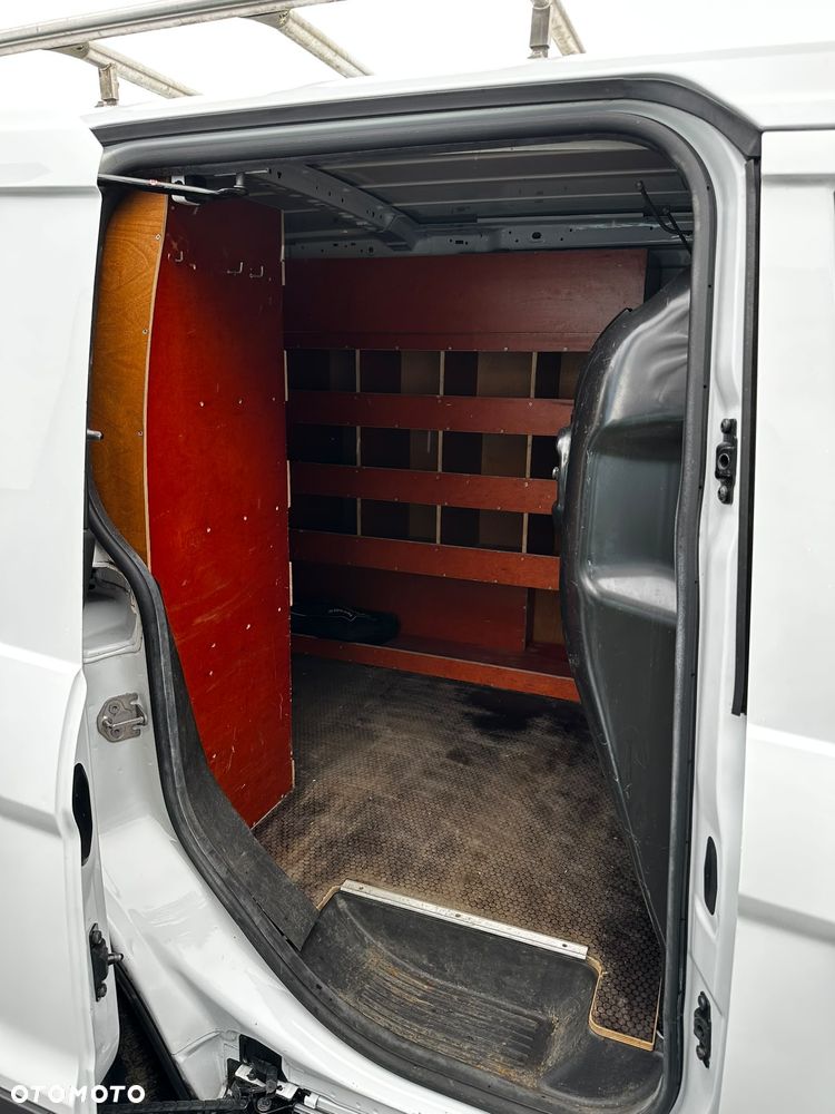 Ford Transit Connect - 16