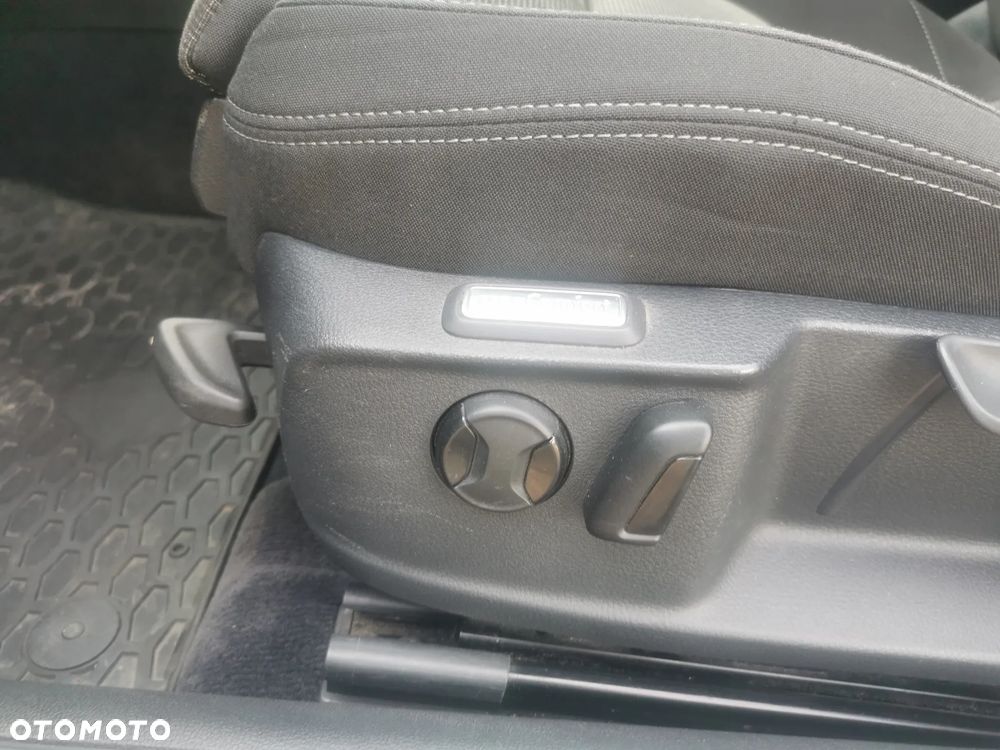 Volkswagen Passat Variant 2.0 TDI BMT Comfortline - 15