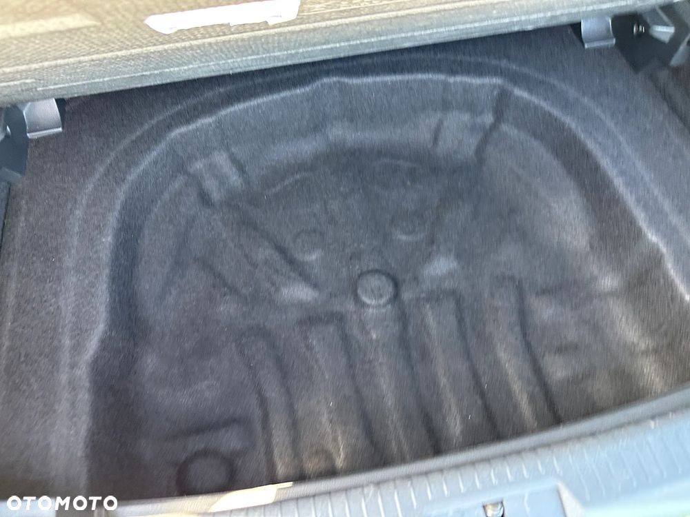 Volkswagen Golf - 27